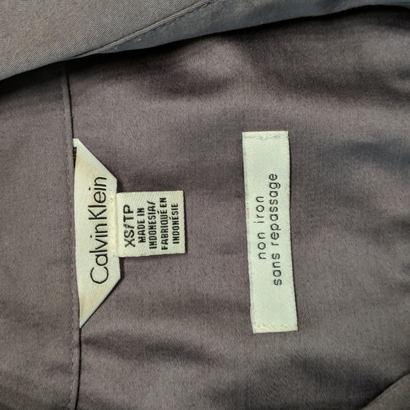 Calvin Klein Button Down Shirt - Picture 5 of 6